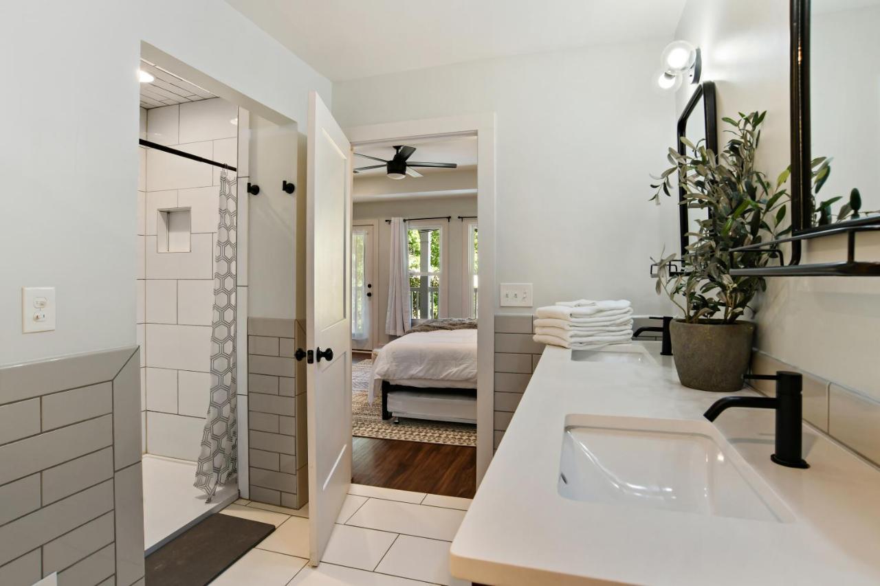 Sun Lit Modern Home With Good Vibes And Lots Of Coffee - Designedbydom Atlanta Eksteriør bilde