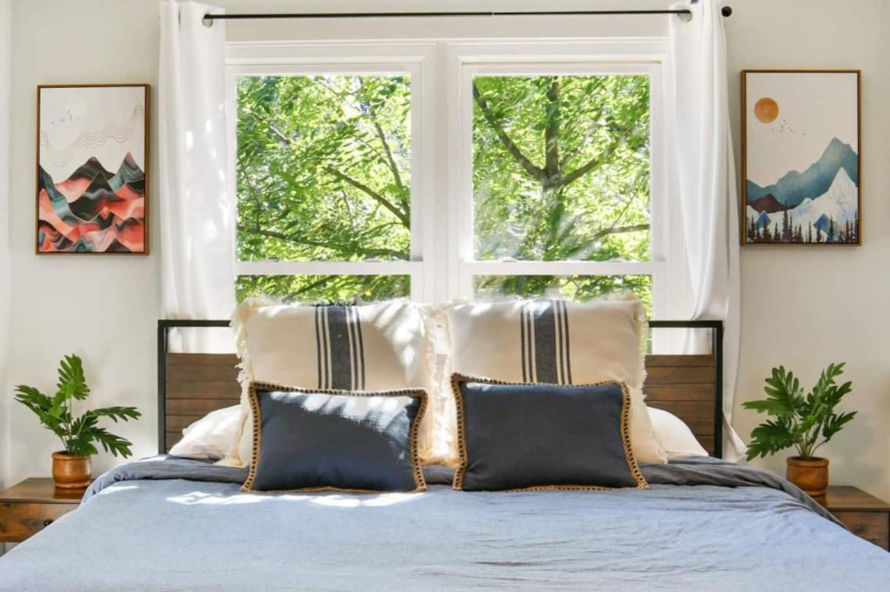 Sun Lit Modern Home With Good Vibes And Lots Of Coffee - Designedbydom Atlanta Eksteriør bilde