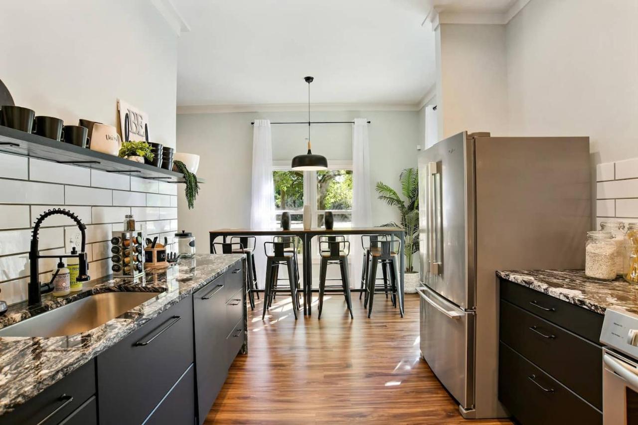 Sun Lit Modern Home With Good Vibes And Lots Of Coffee - Designedbydom Atlanta Eksteriør bilde