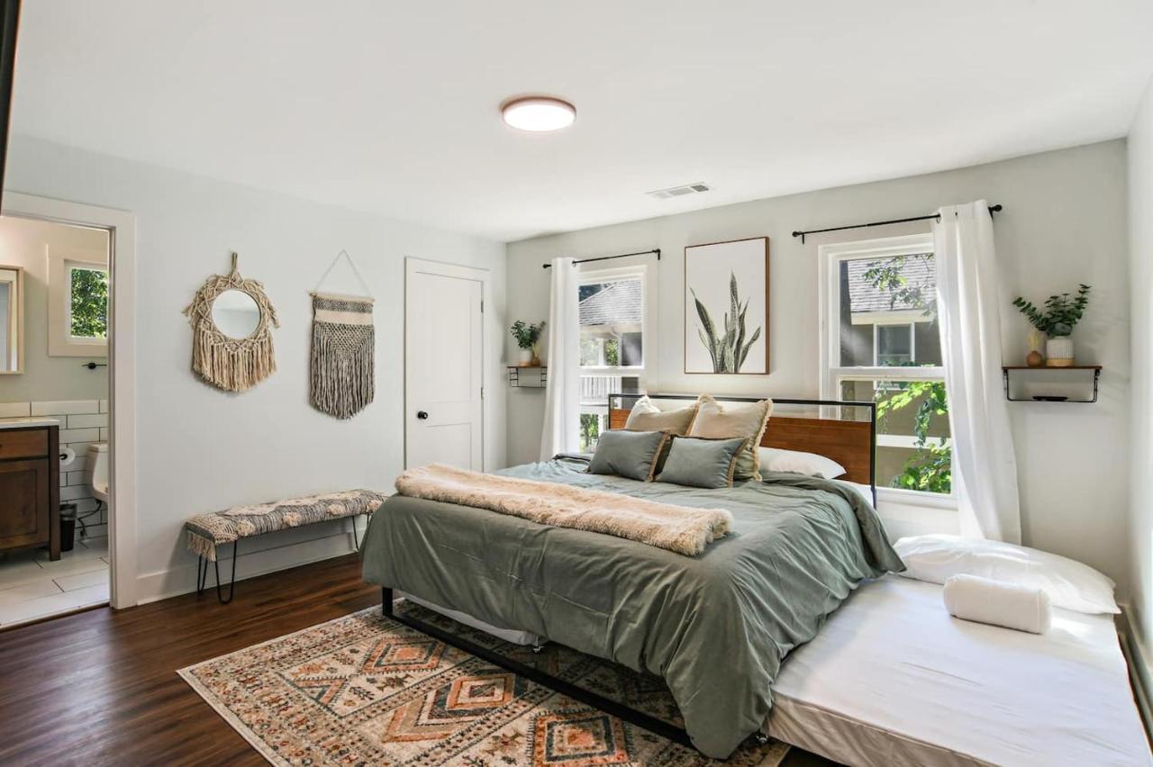 Sun Lit Modern Home With Good Vibes And Lots Of Coffee - Designedbydom Atlanta Eksteriør bilde