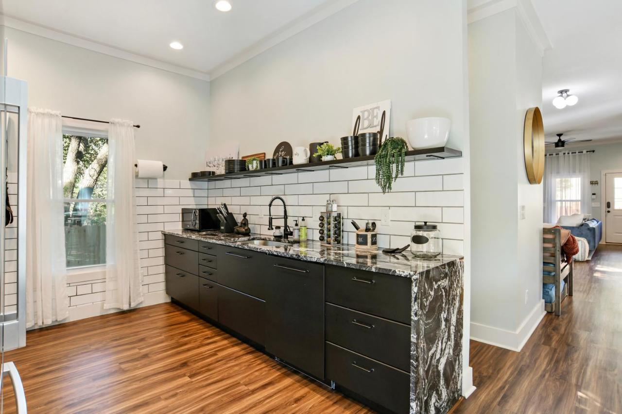 Sun Lit Modern Home With Good Vibes And Lots Of Coffee - Designedbydom Atlanta Eksteriør bilde